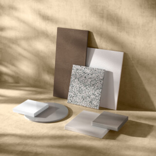 Materiali e finiture: Pietra Acrilica bianca, colorata, effetto Pietra / Verniciature / Argilla / Palladio